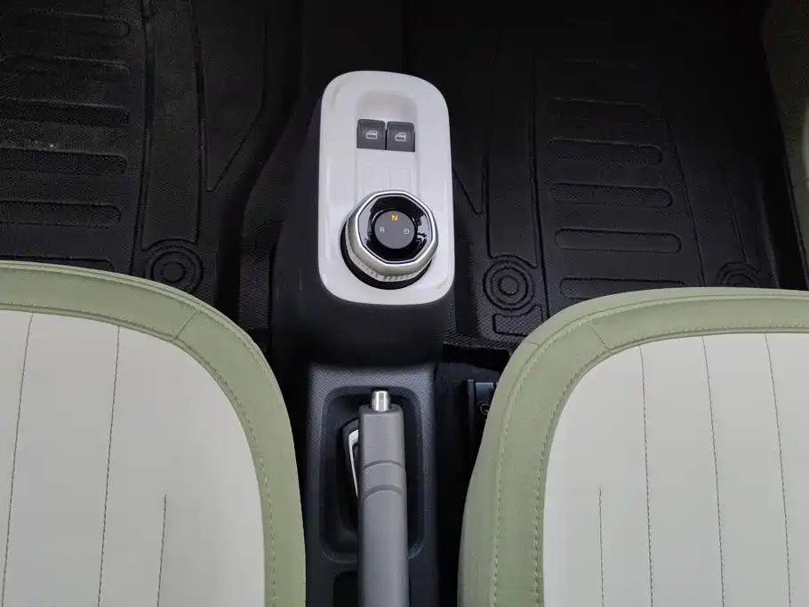 Geely Galaxy Panda 2025 — фото 16