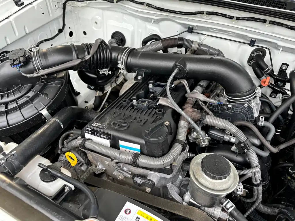 Toyota Fortuner 2014 — фото 19