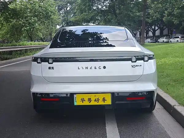 Lynk & Co 10 2025