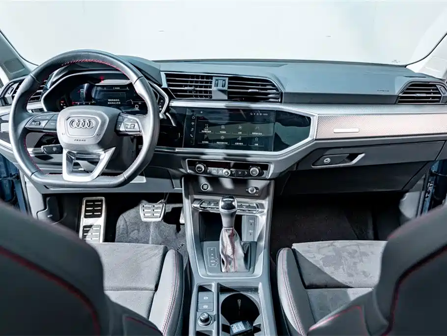 Audi Q3 2023 — фото 13