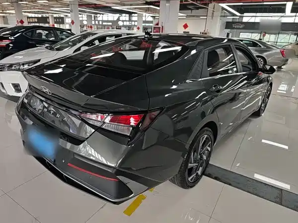 Hyundai Elantra 2023