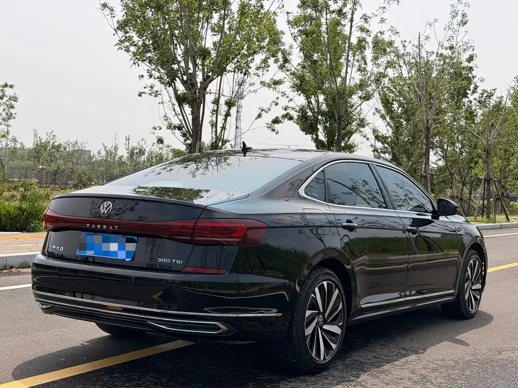 Volkswagen Passat 2024