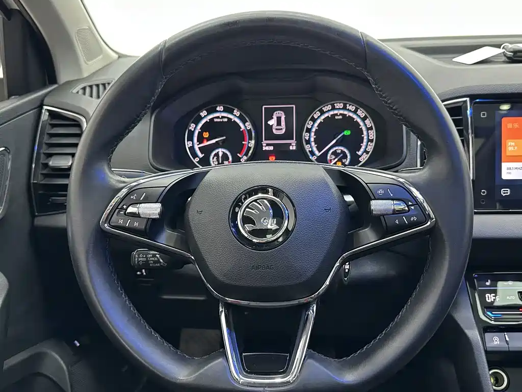 Skoda Karoq 2022 — фото 11