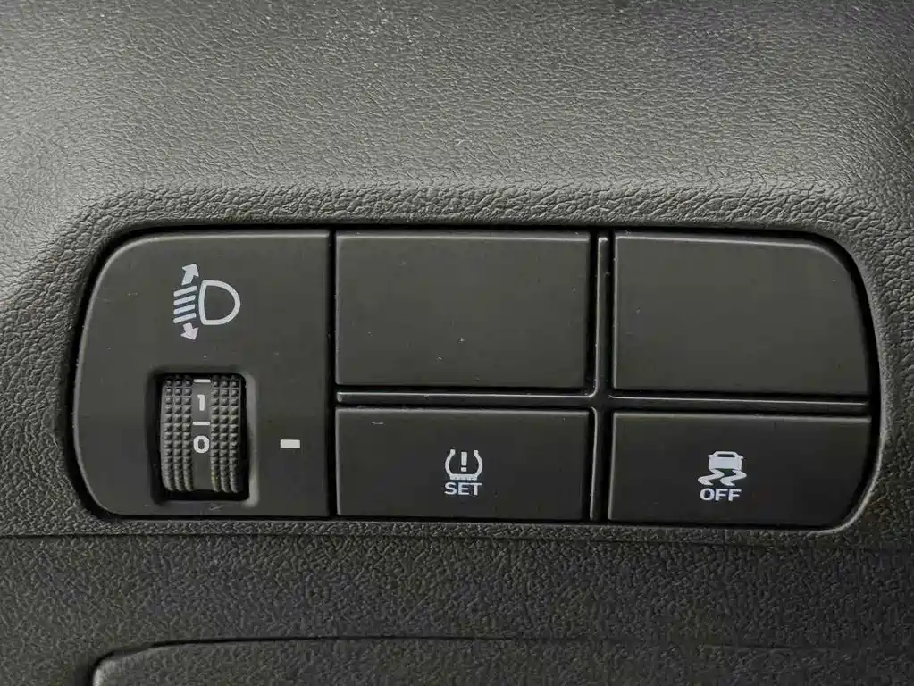Hyundai Elantra 2022 — фото 16