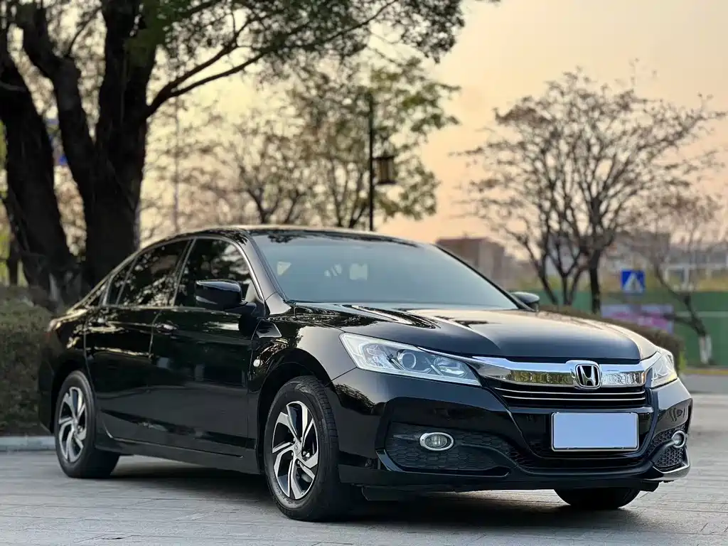 Honda Accord 2017 — фото 1