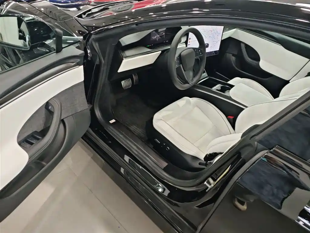Tesla Model S 2023 — фото 16