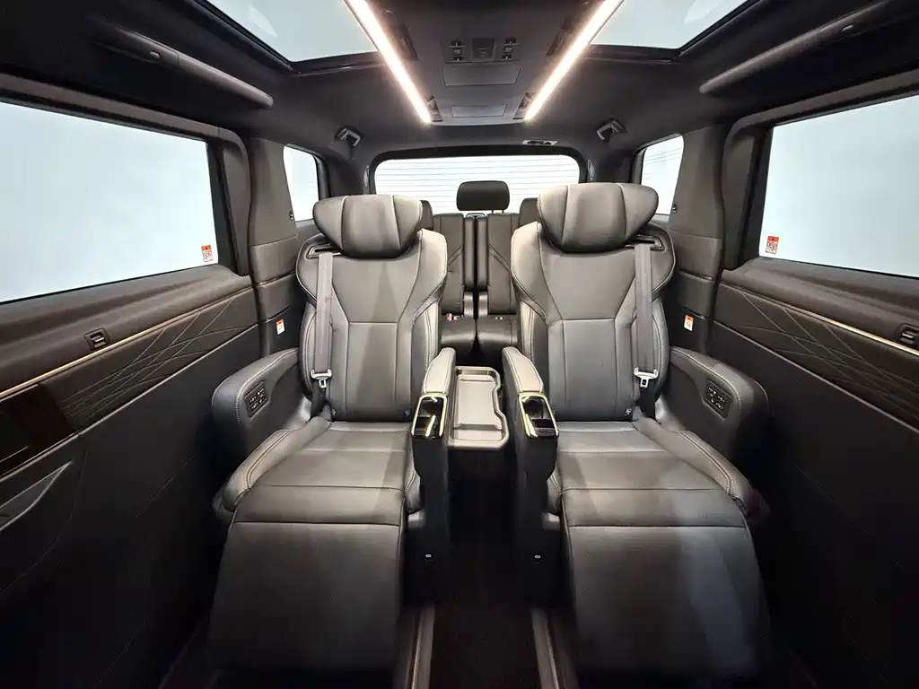 Toyota Alphard 2025 — фото 10