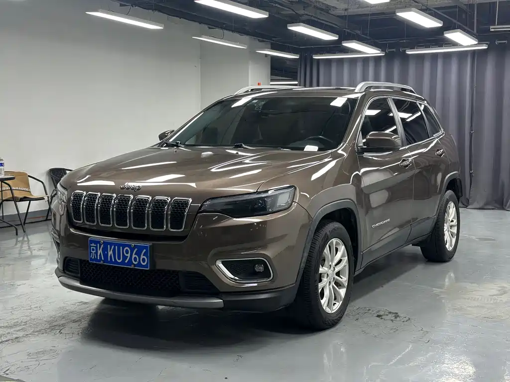 Jeep Cherokee 2019 — фото 1