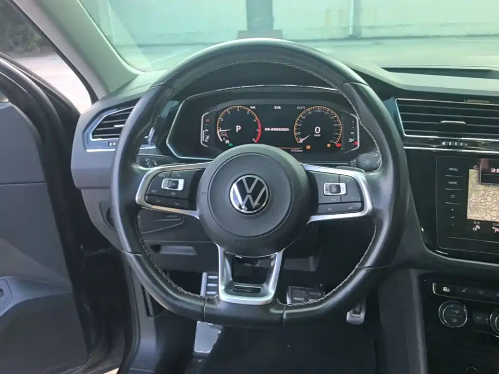 Volkswagen Tiguan L 2021 — фото 11