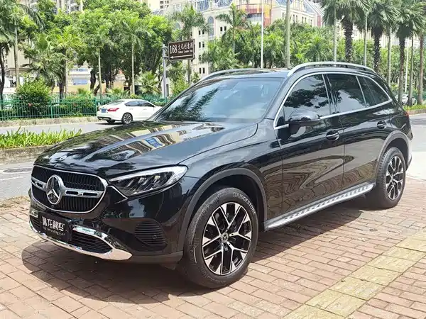 Mercedes-Benz GLC 2023