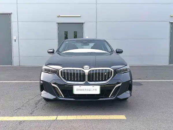 BMW i5 2025