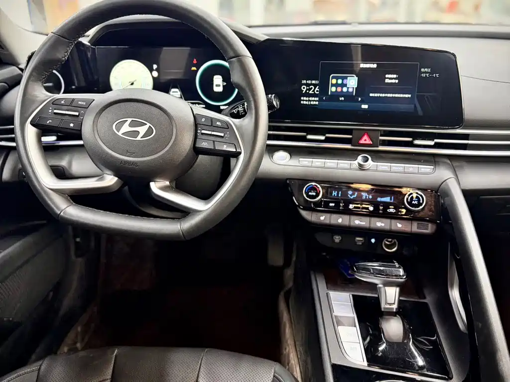 Hyundai Elantra 2023 — фото 20