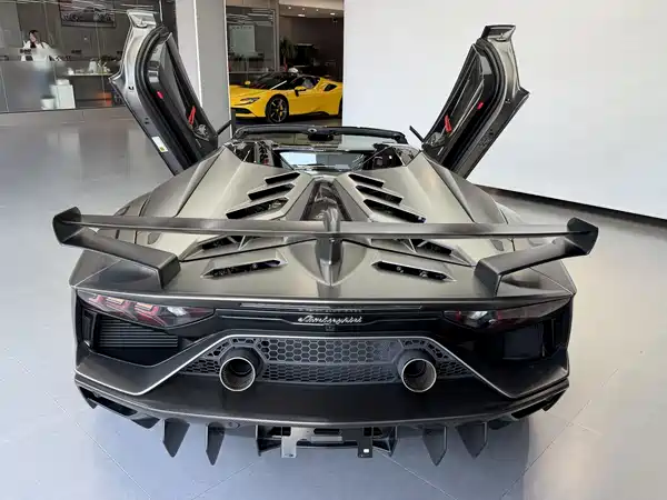 Lamborghini Aventador 2019
