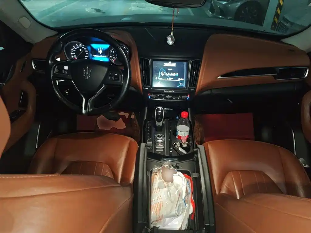 Maserati Levante 2017 — фото 13