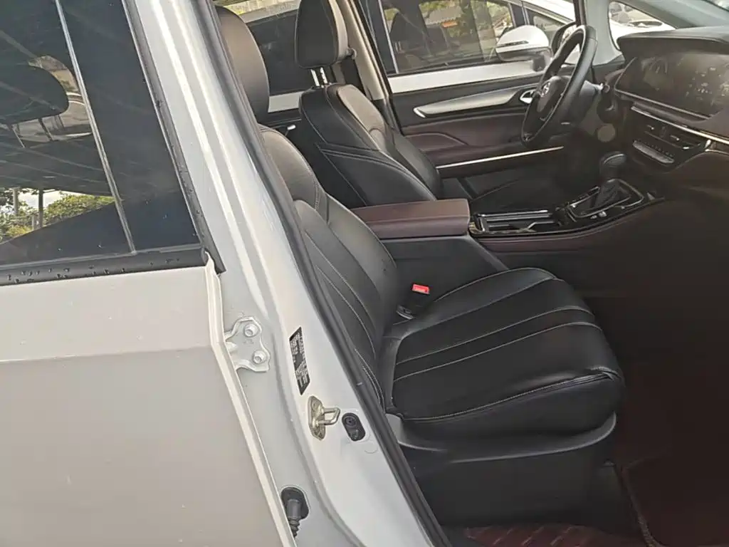 GAC Trumpchi M6 2023 — фото 25