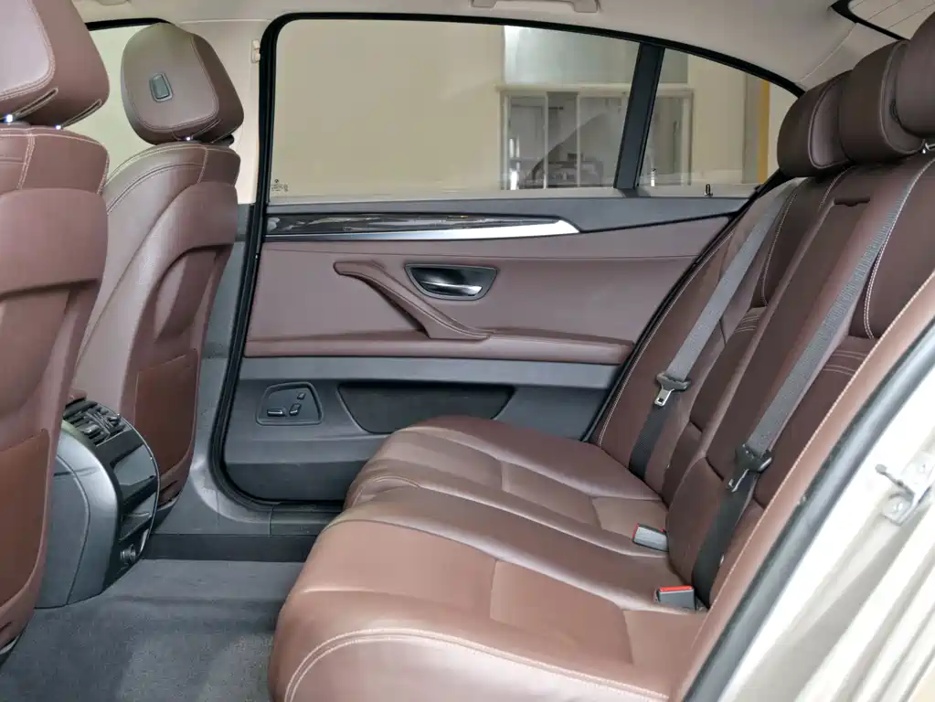 BMW 5 Series 2014 — фото 10