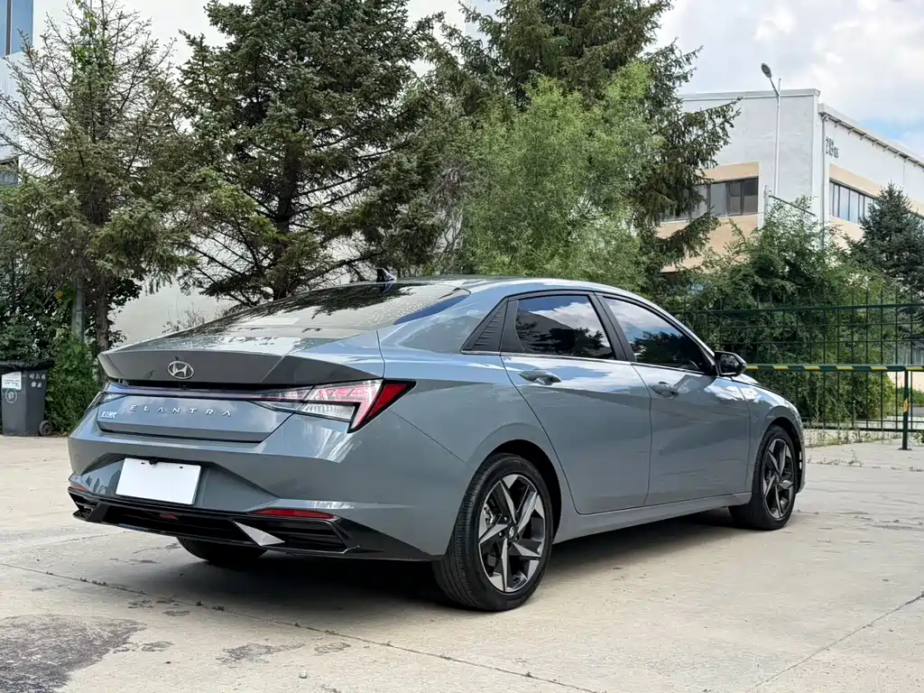 Hyundai Elantra 2023