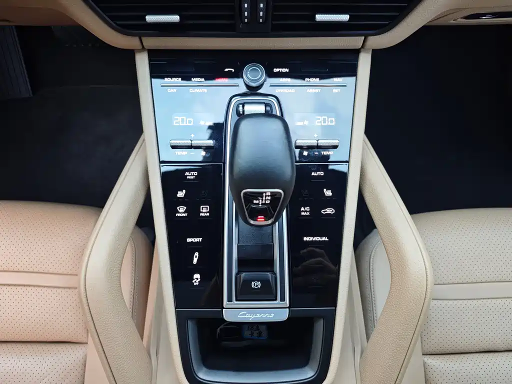 Porsche Cayenne 2018 — фото 15