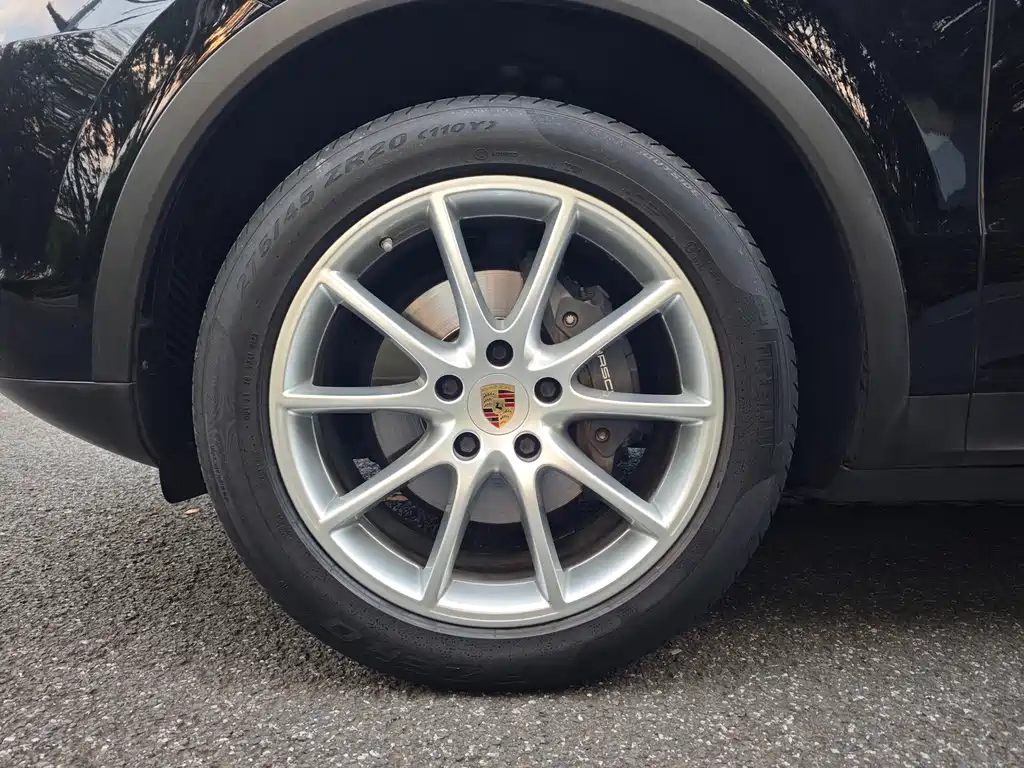 Porsche Cayenne 2018 — фото 23