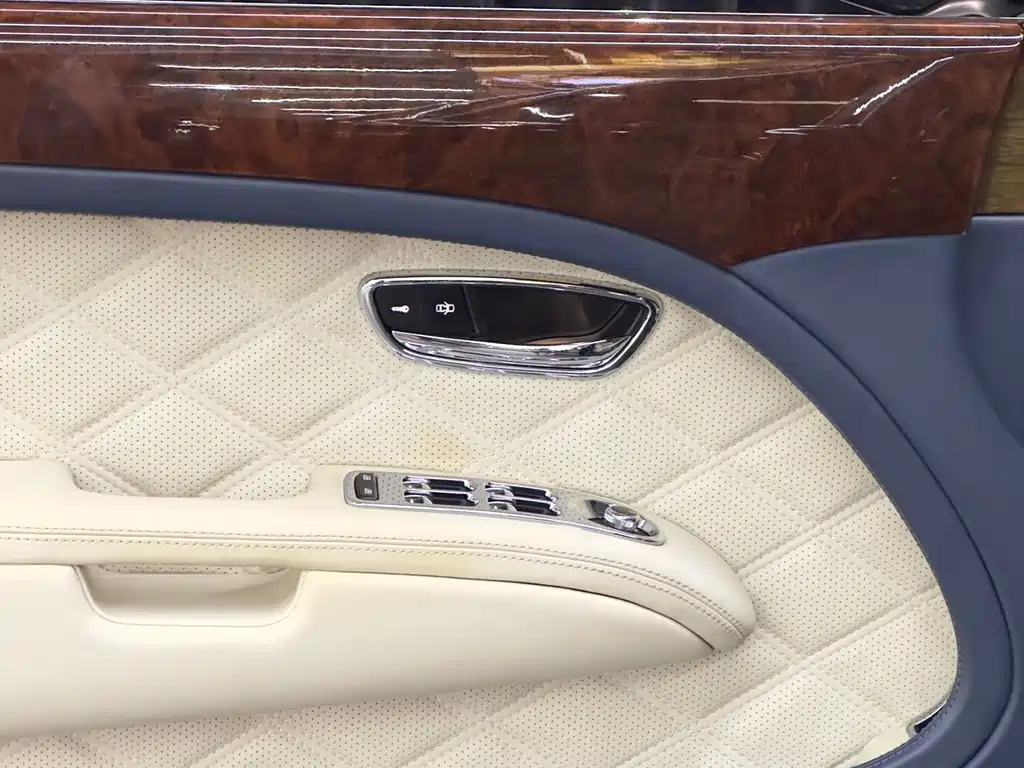 Bentley Mulsanne 2012 — фото 28