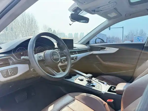 Audi A4L 2018