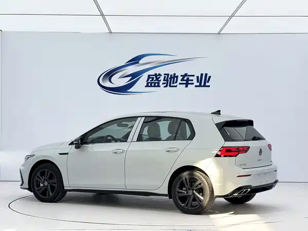 Volkswagen Golf 2024