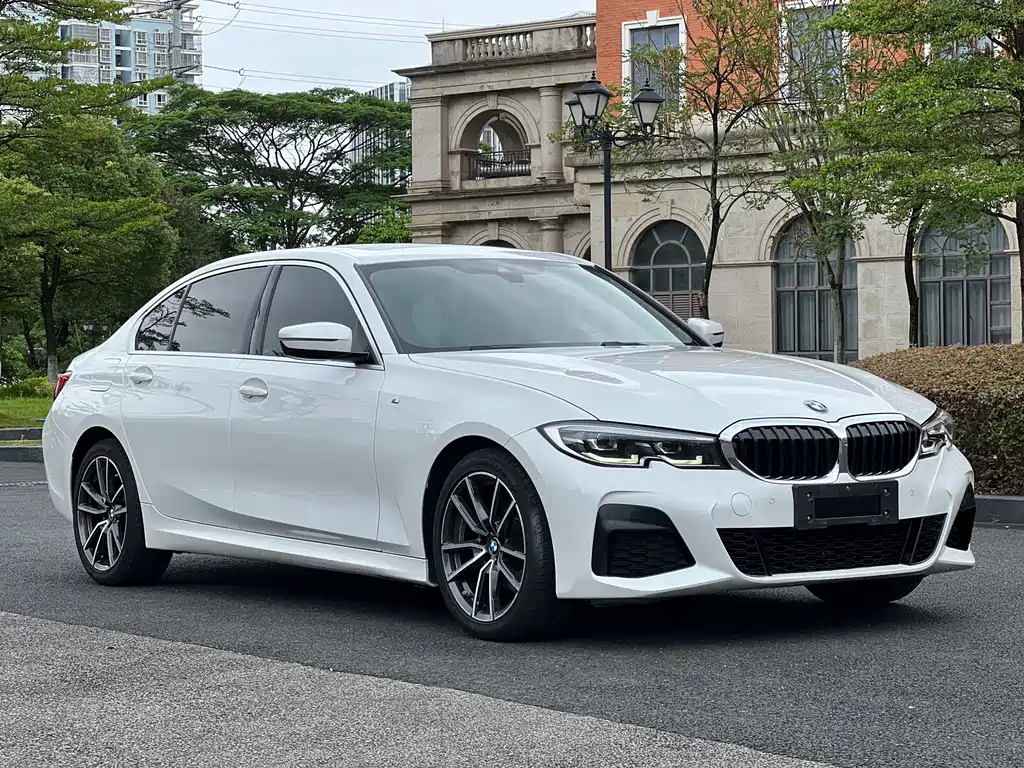BMW 3 Series 2019 — фото 3