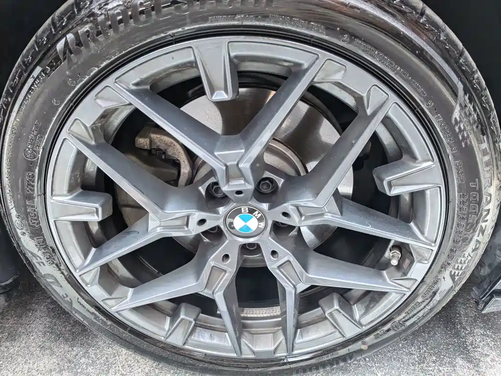 BMW 3 Series 2025 — фото 15