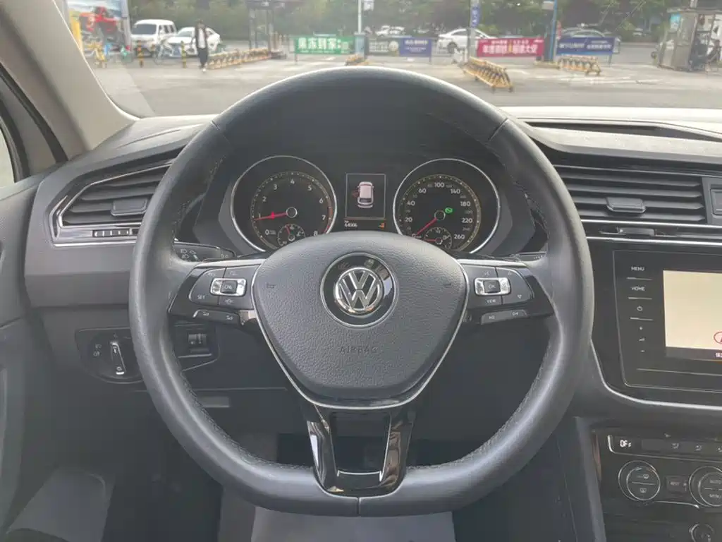Volkswagen Tiguan L 2020 — фото 16