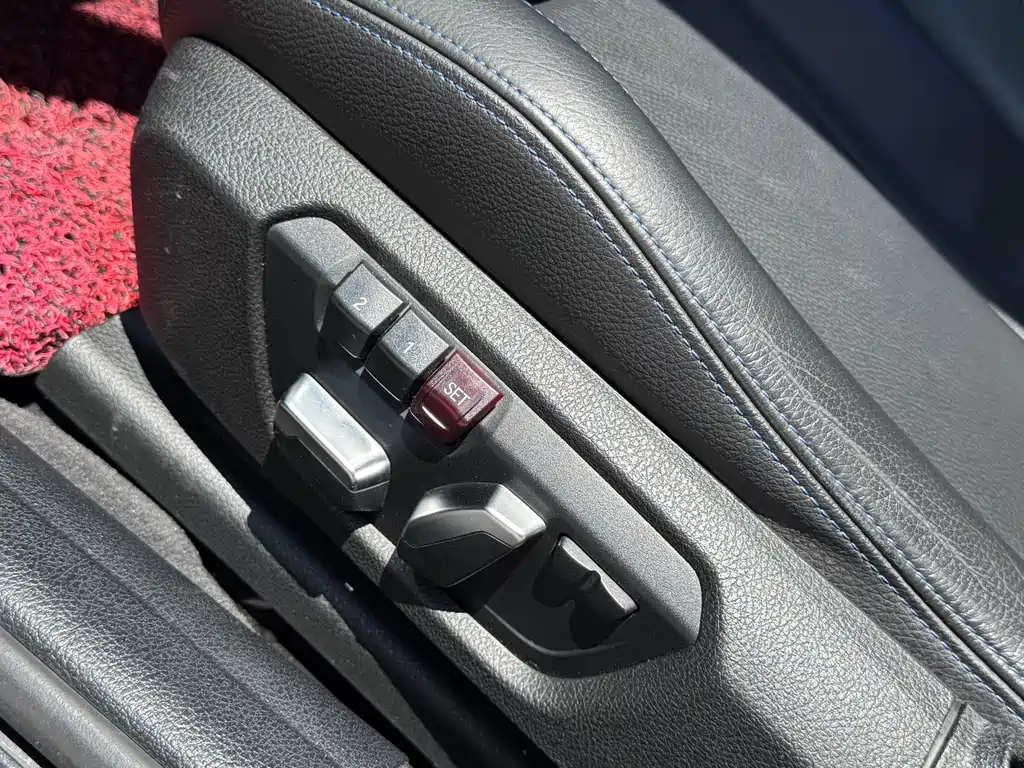 BMW 3 Series 2019 — фото 11
