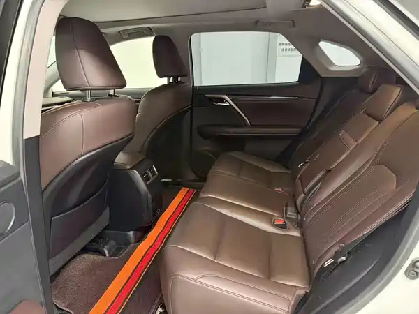 Lexus RX 2021