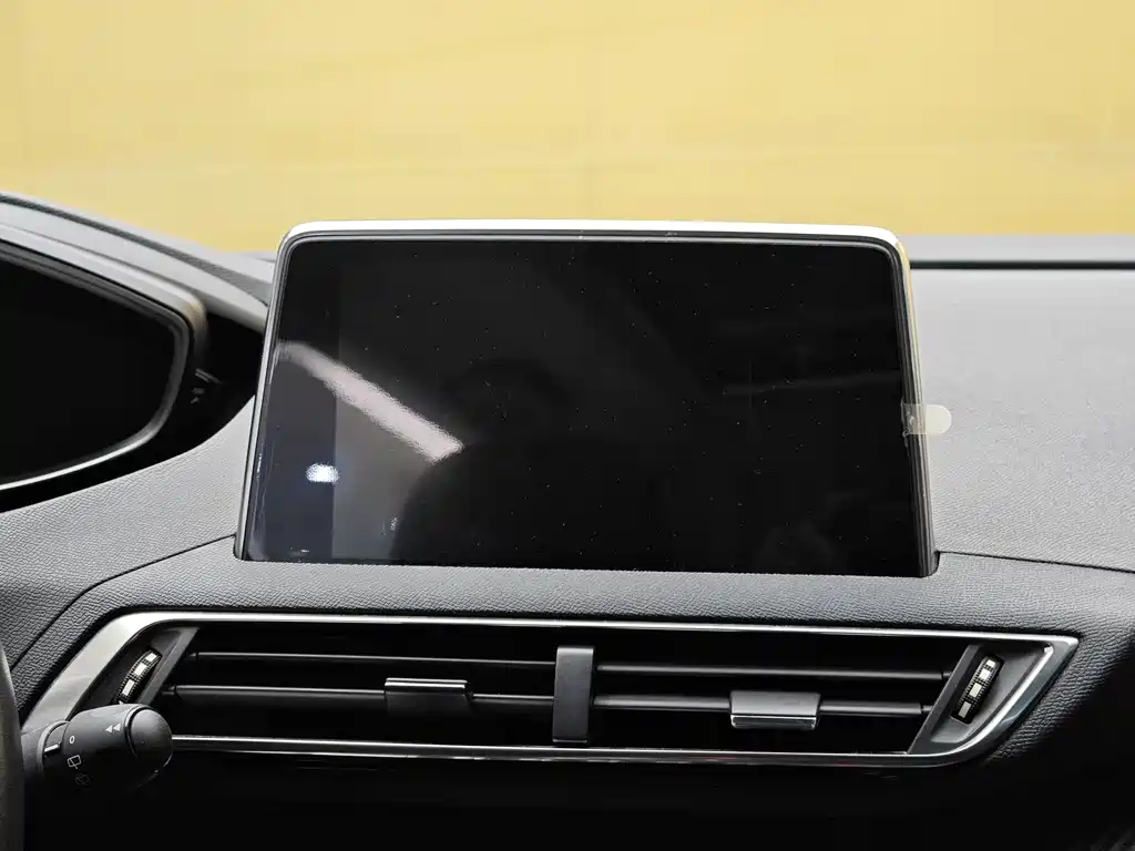 Peugeot 5008 2018 — фото 16