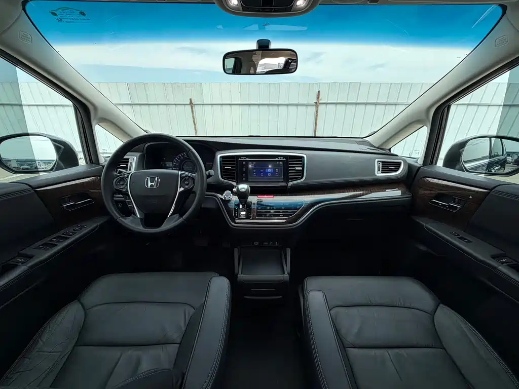 Honda Odyssey 2017 — фото 16