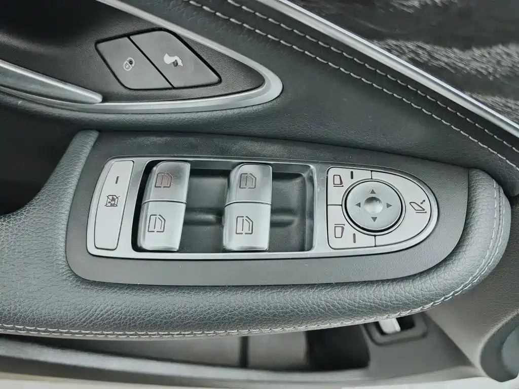 Mercedes-Benz C-Class 2017 — фото 9
