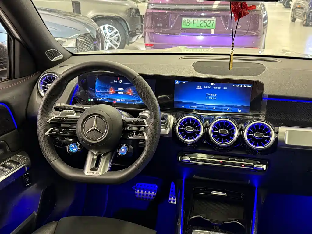 Mercedes-Benz GLB AMG 2025 — фото 6