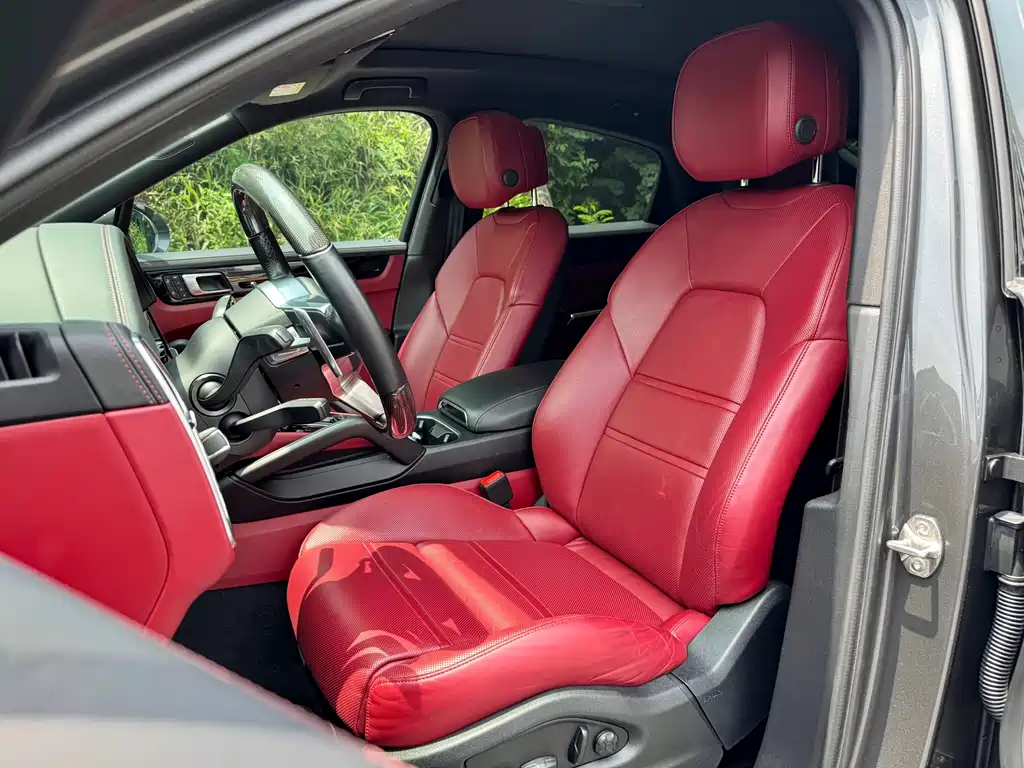 Porsche Cayenne 2019 — фото 18