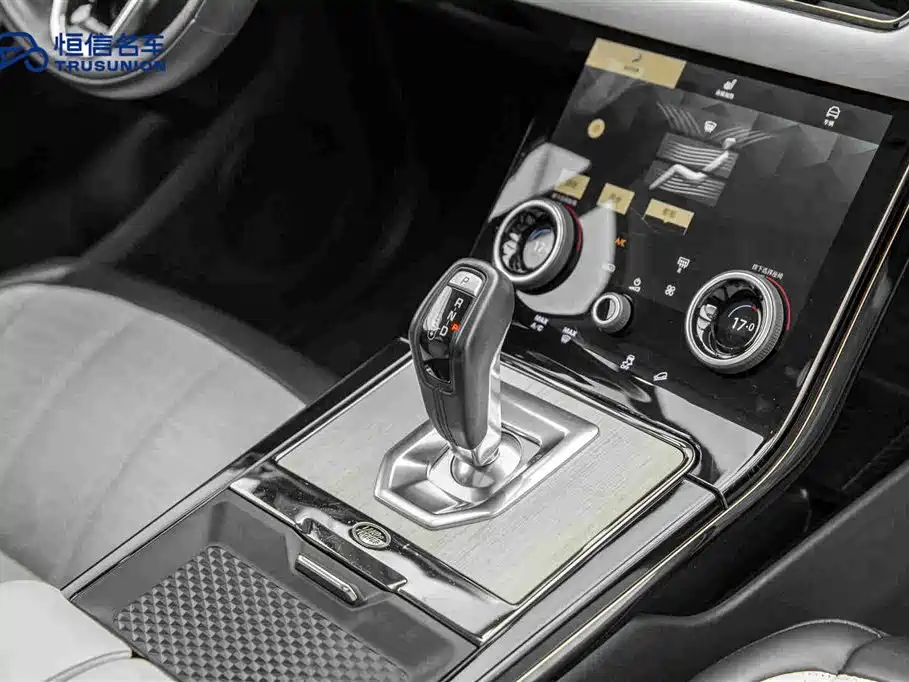 Land Rover Range Rover Evoque 2023 — фото 19