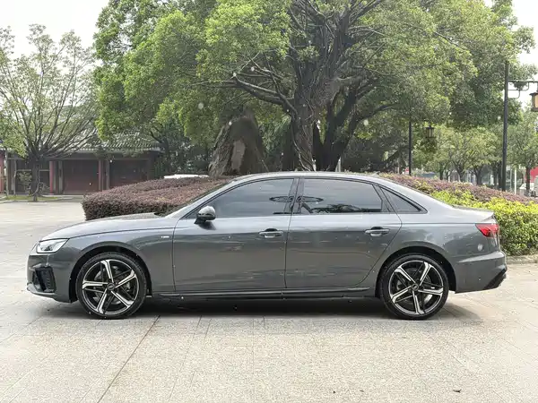 Audi A4L 2025