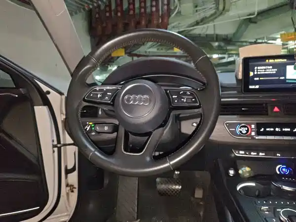 Audi A4L 2017