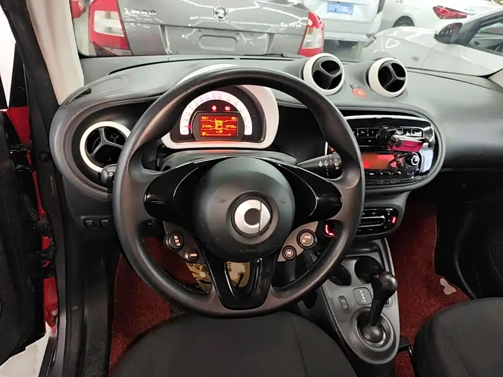 smart fortwo 2017 — фото 11