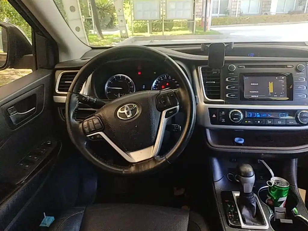 Toyota Highlander 2016 — фото 11