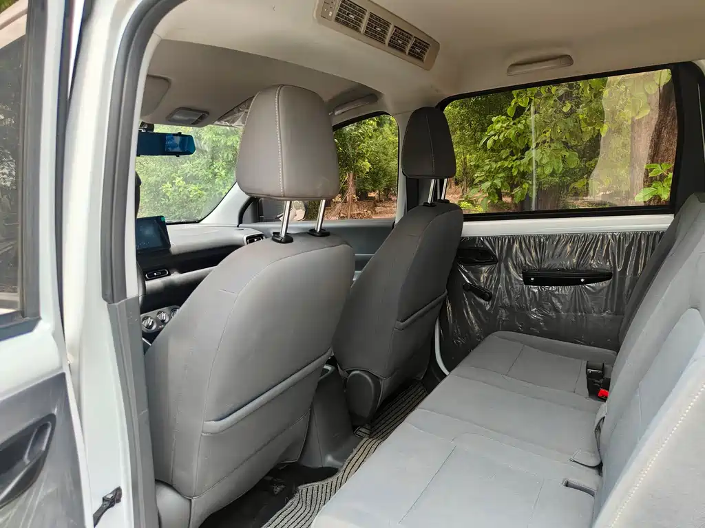 Wuling Hongguang New Energy 2025