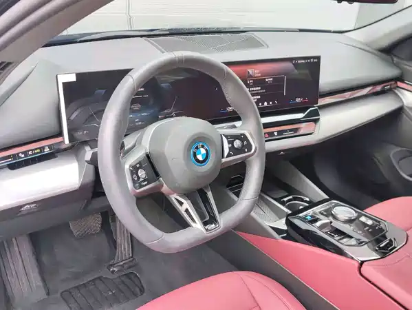 BMW i5 2025