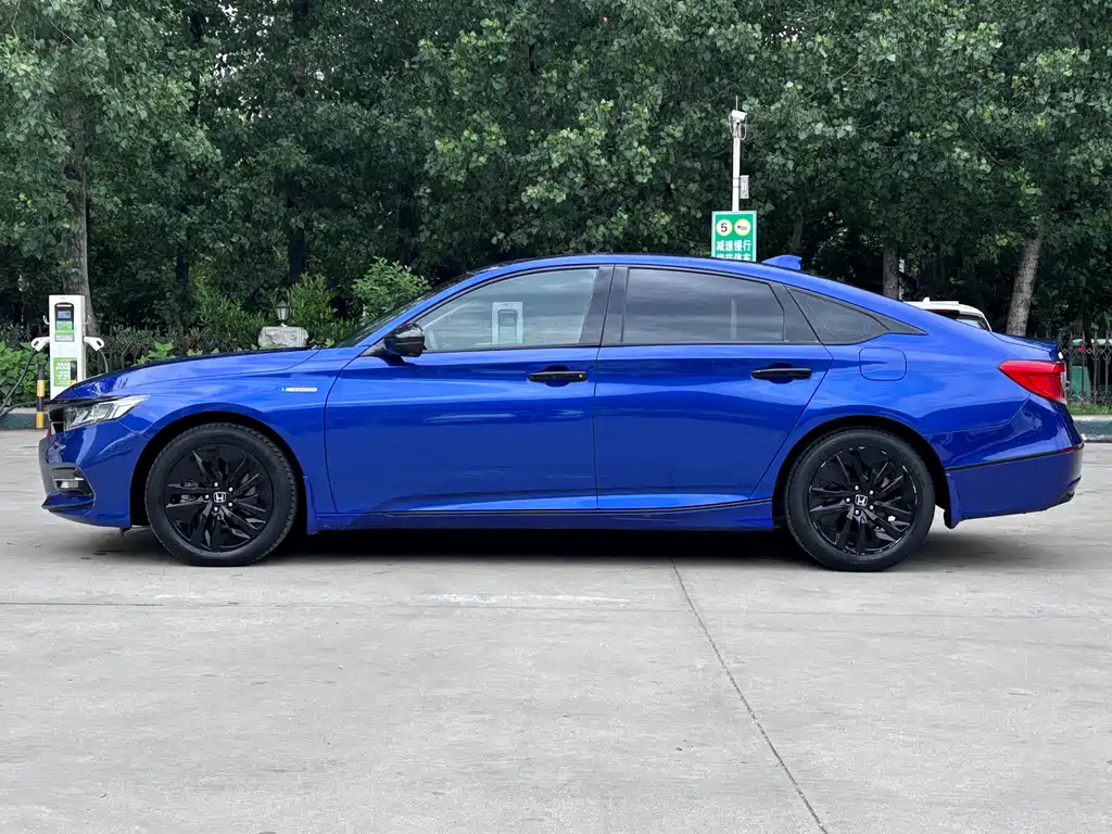 Honda Accord 2018 — фото 12