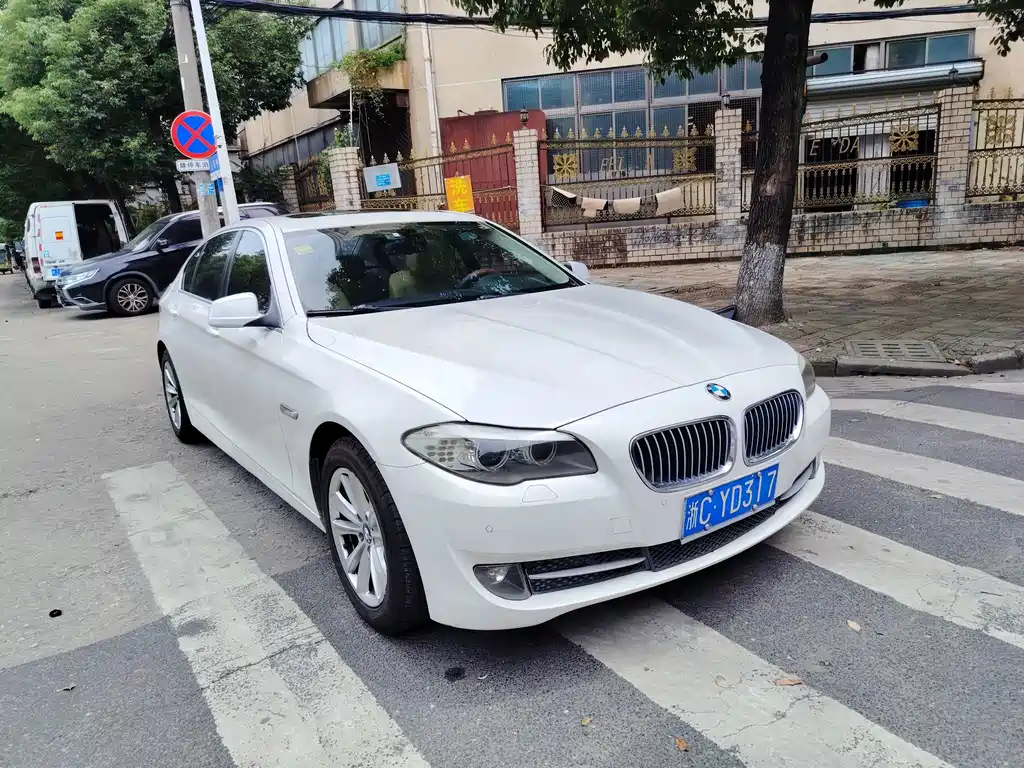 BMW 5 Series 2011