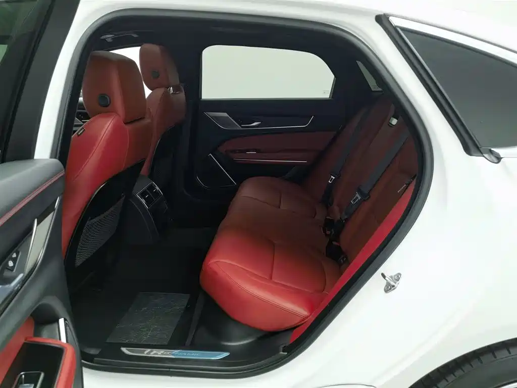 Jaguar XFL 2022 — фото 15