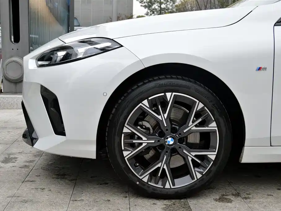 BMW 2 Series 2025 — фото 13
