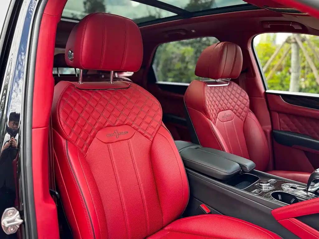 Bentley Bentayga 2020 — фото 12