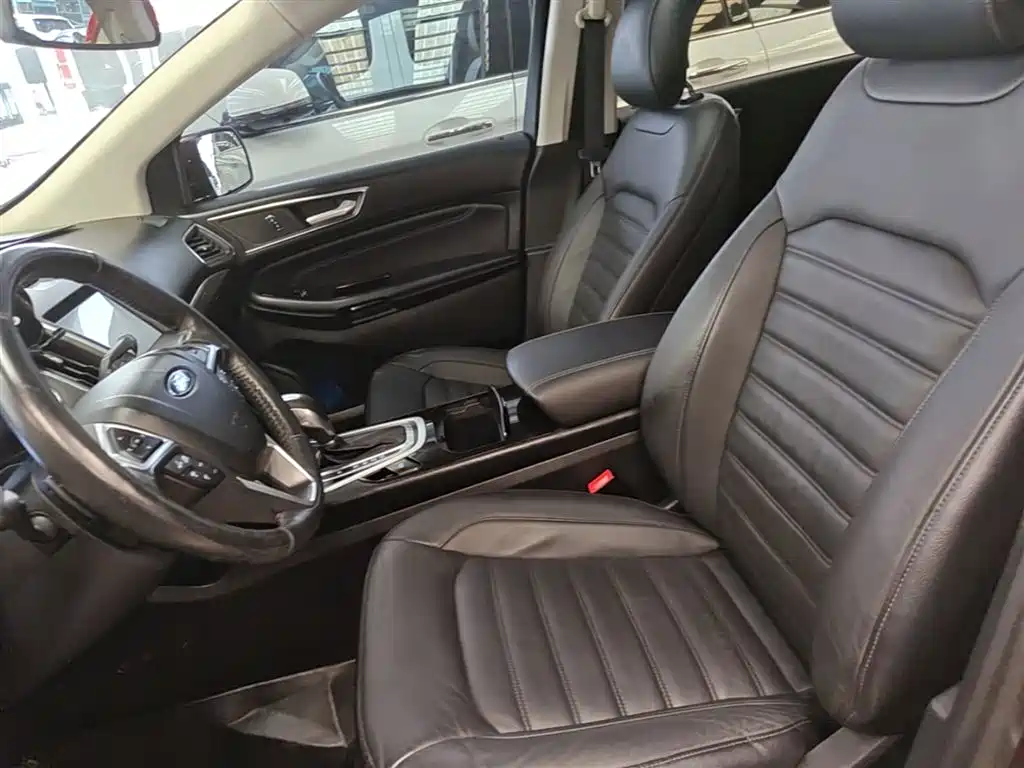 Ford Edge 2016 — фото 15