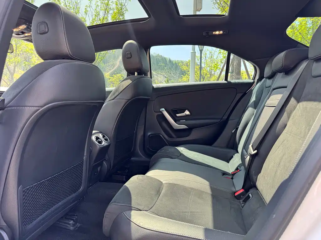 Mercedes-Benz A-Class 2023 — фото 5